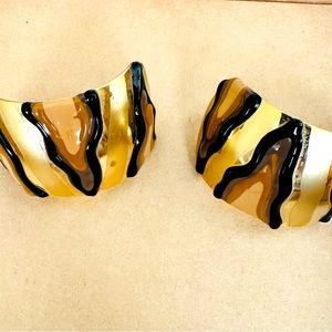 Pair of multi colored earrings, like new